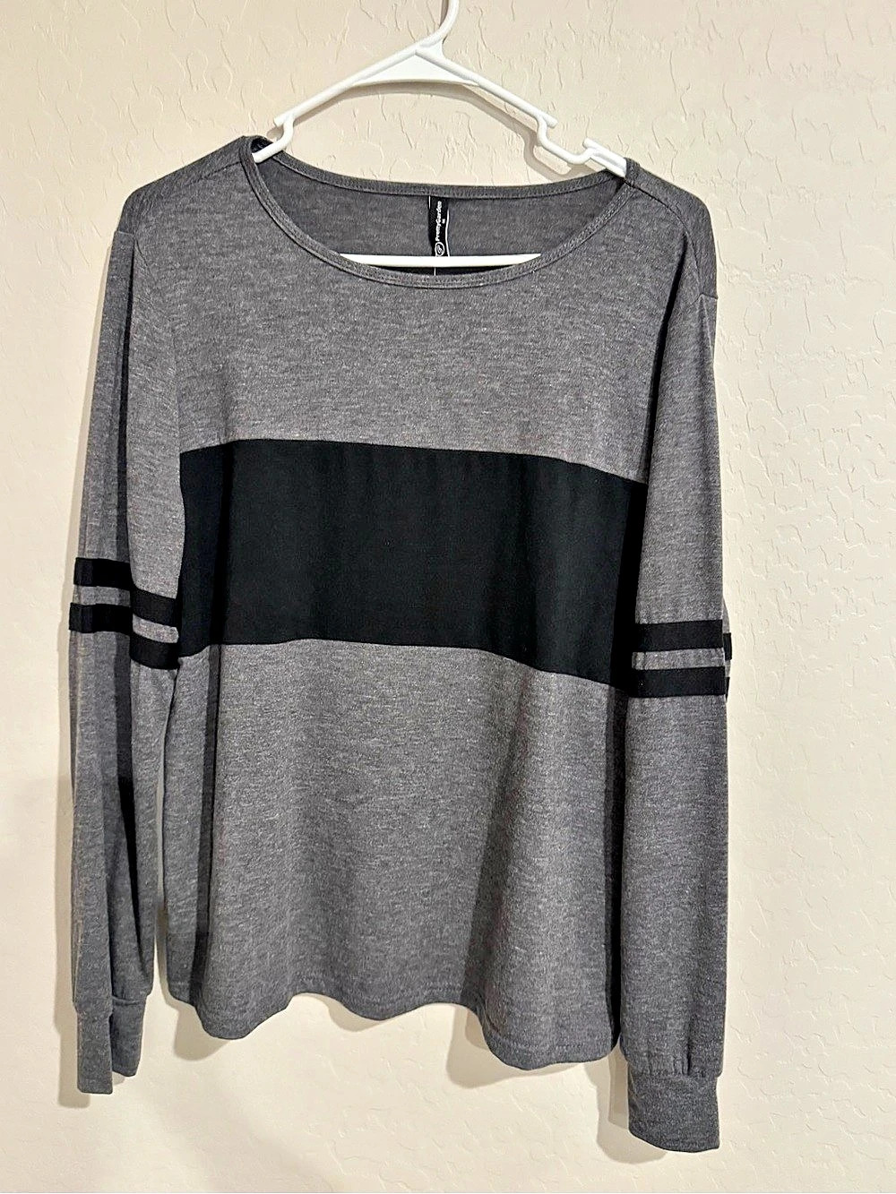 PrettyGarden Color Block Long Sleeve Top Gray/Black Size Medium